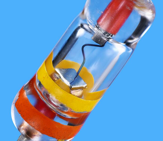 File:EFD108 Point Contact Germanium Diode.jpg